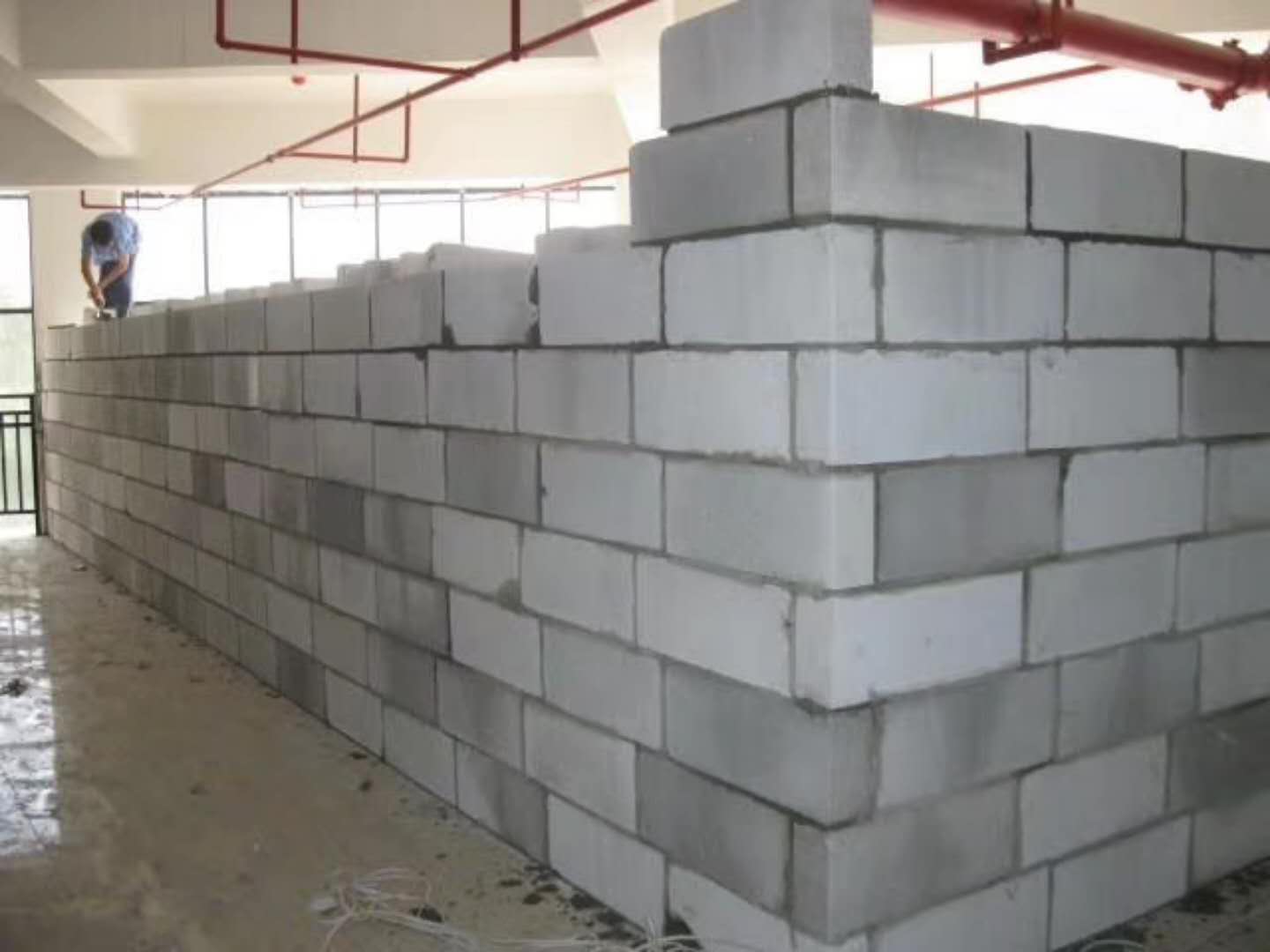 防城港蒸压加气混凝土砌块承重墙静力和抗震性能的研究